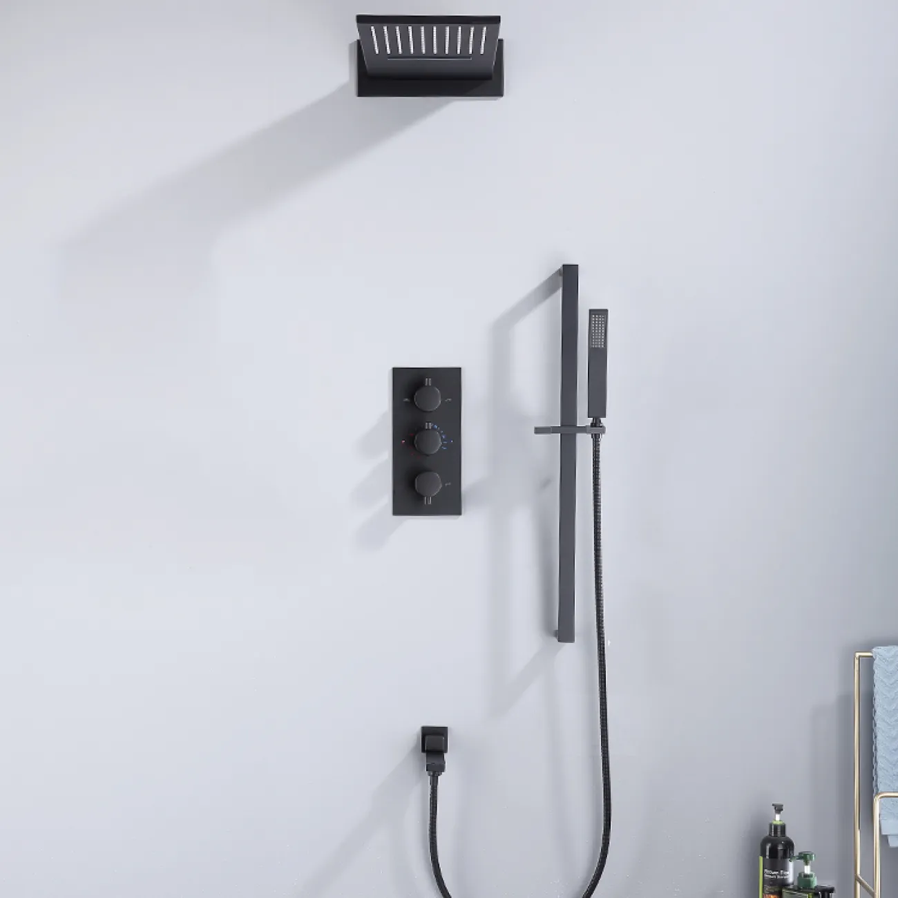 Минималистичный латунный смеситель с тропическим душем для ванной в Хай-тек стиле LaLume MB21179-23