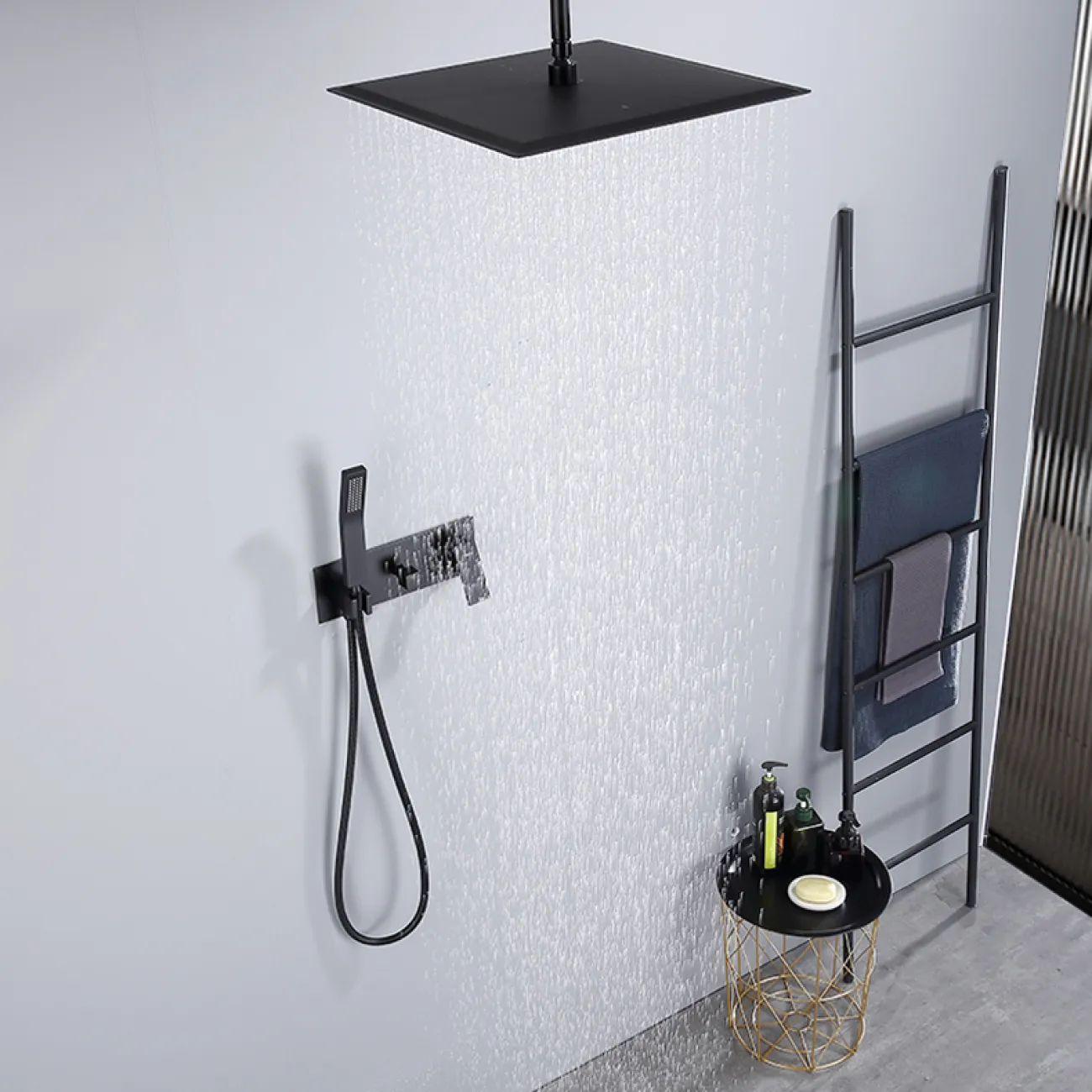 Роскошный латунный смеситель с тропическим душем для ванной в Хай-тек стиле LaLume MB21180-23