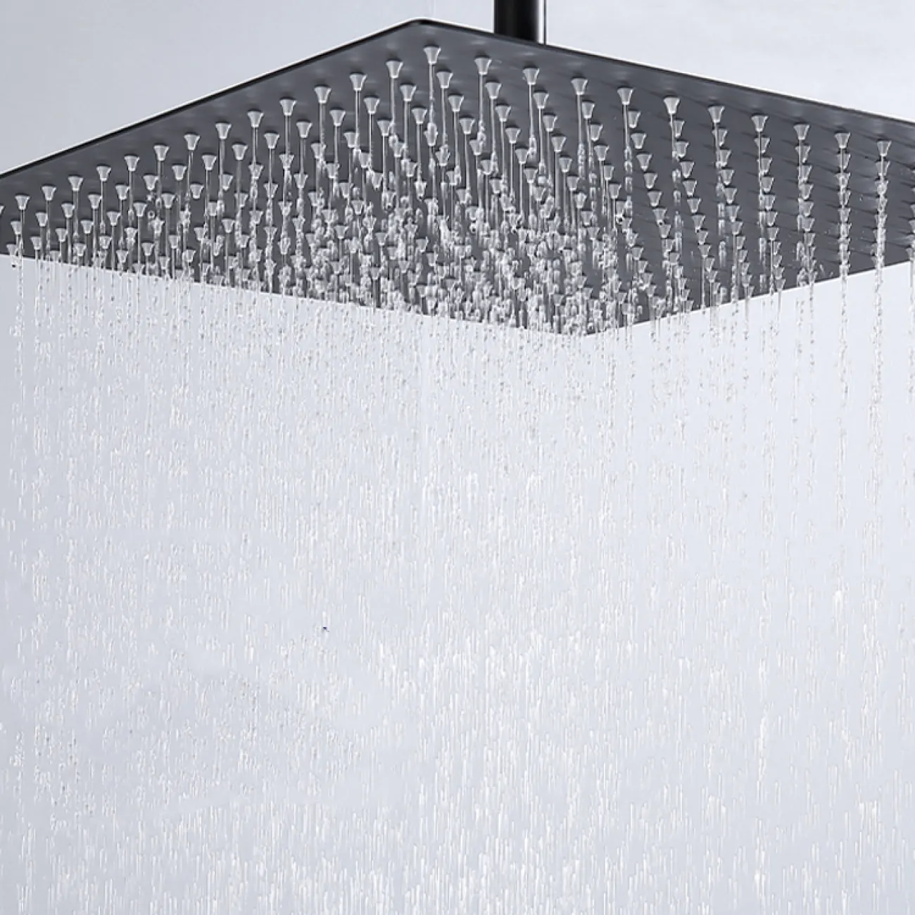 Роскошный латунный смеситель с тропическим душем для ванной в Хай-тек стиле LaLume MB21180-23