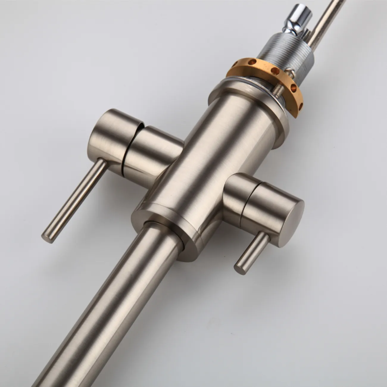 Креативный латунный смеситель для кухни в Хай-тек стиле LaLume MB21181-23