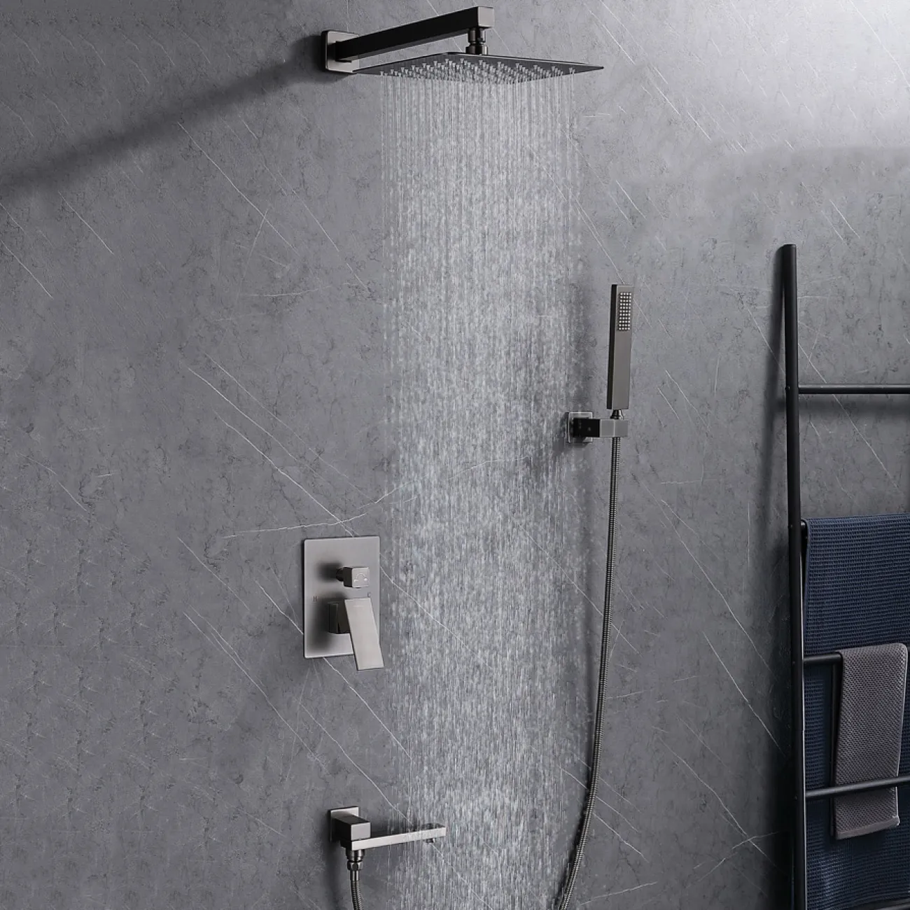 Роскошный латунный смеситель с тропическим душем для ванной в Хай-тек стиле LaLume MB21189-23 Роскошный латунный смеситель с тропическим душем для ванной в Хай-тек стиле LaLume MB21189-23