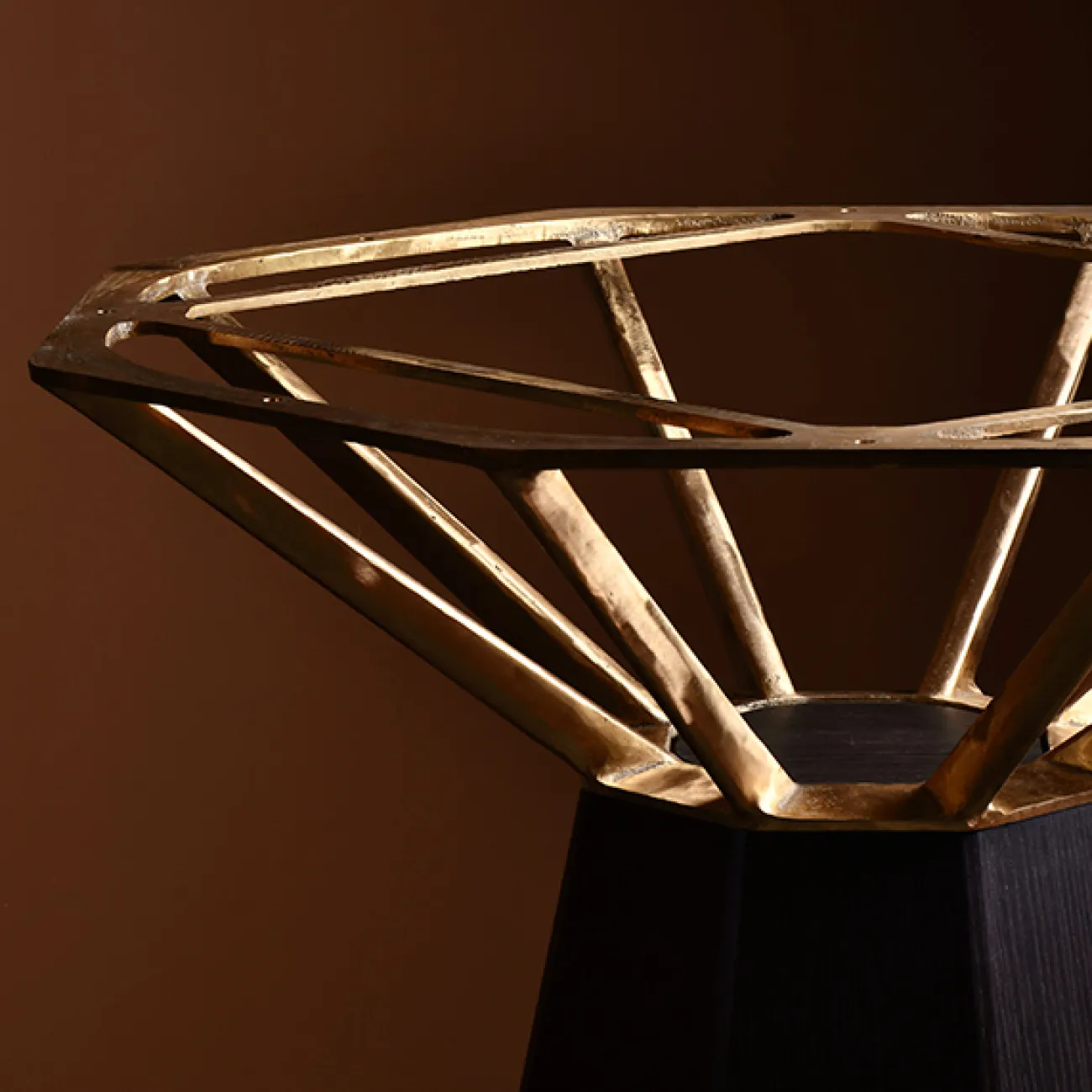 Круглый обеденный стол LaLume AR21226-23 King Round Table Круглый обеденный стол LaLume AR21226-23 King Round Table