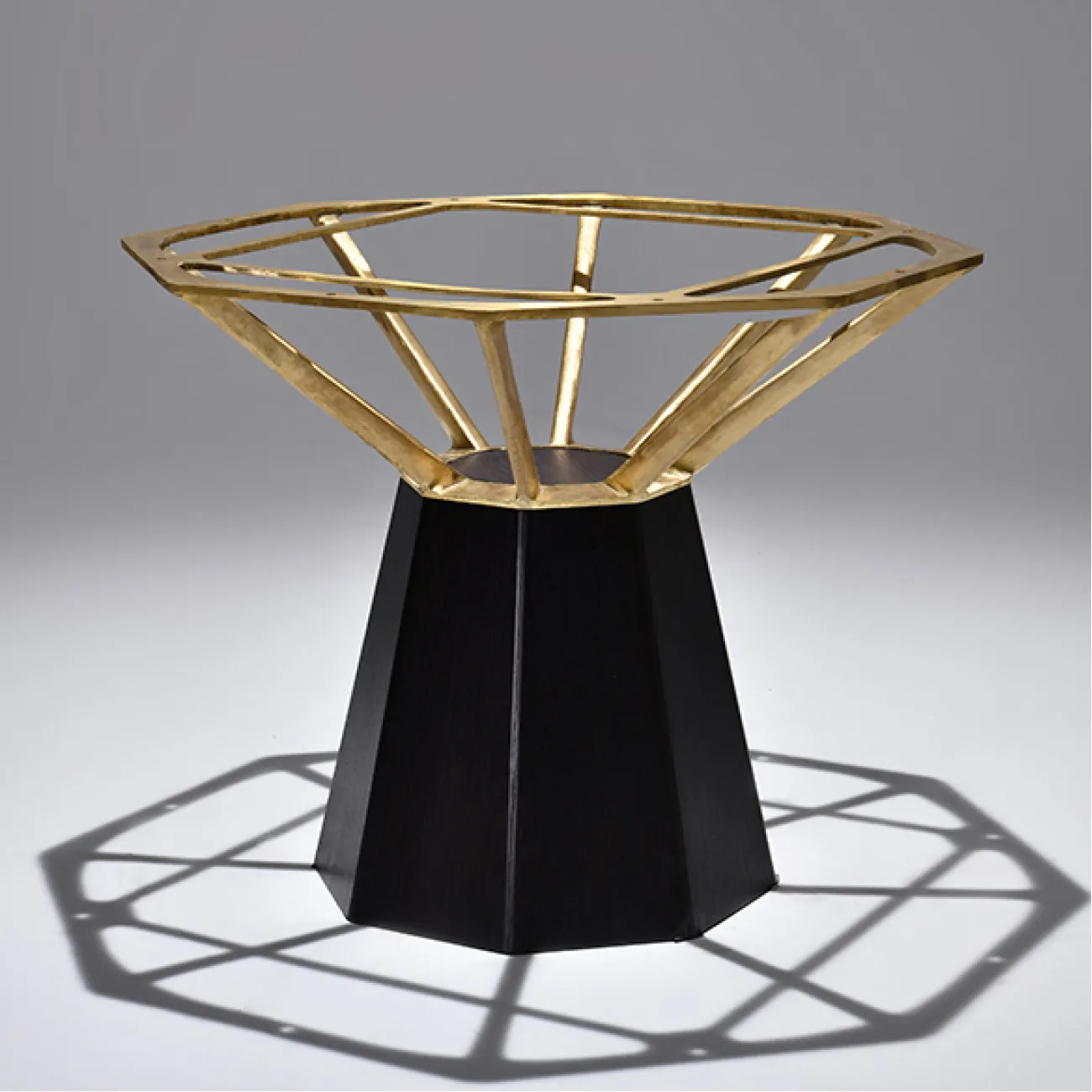 Круглый обеденный стол LaLume AR21226-23 King Round Table Круглый обеденный стол LaLume AR21226-23 King Round Table