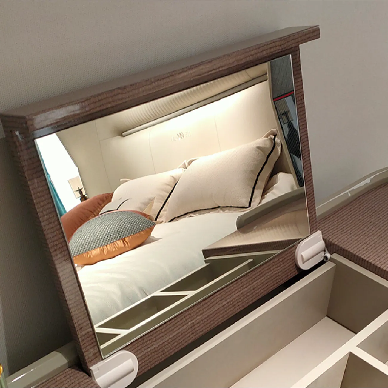 Роскошный туалетный столик LaLume AR21227-23