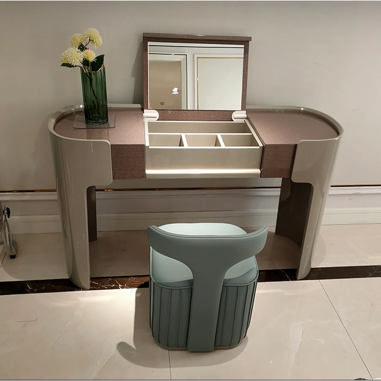 Роскошный туалетный столик LaLume AR21227-23