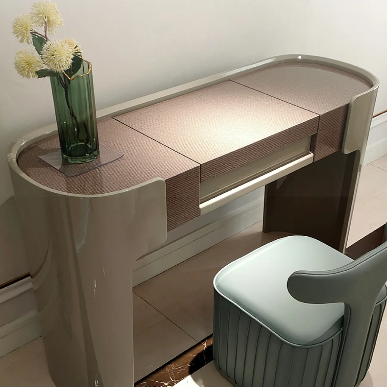 Роскошный туалетный столик LaLume AR21227-23