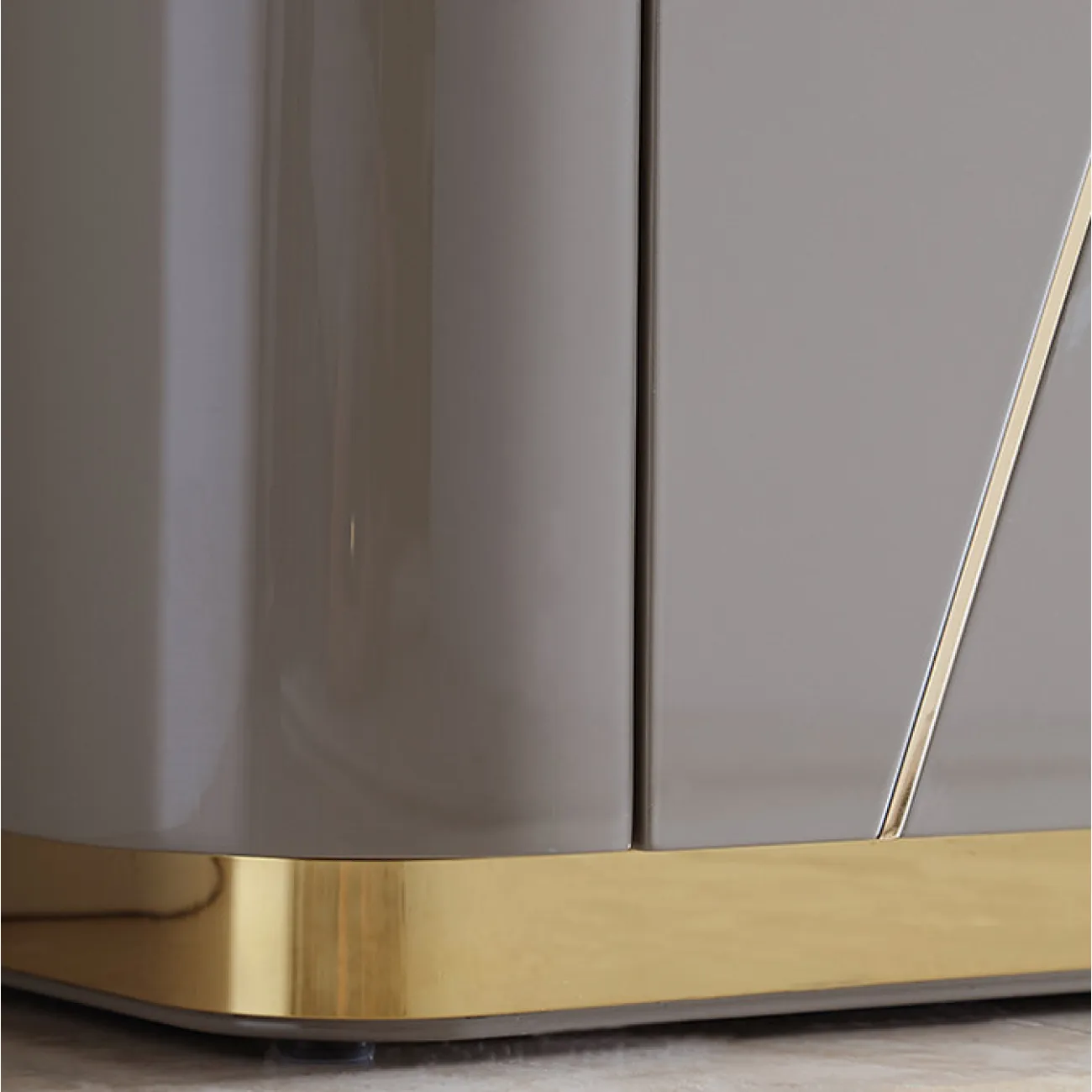 Тумба под телевизор LaLume AR21228-23 из цельного дерева