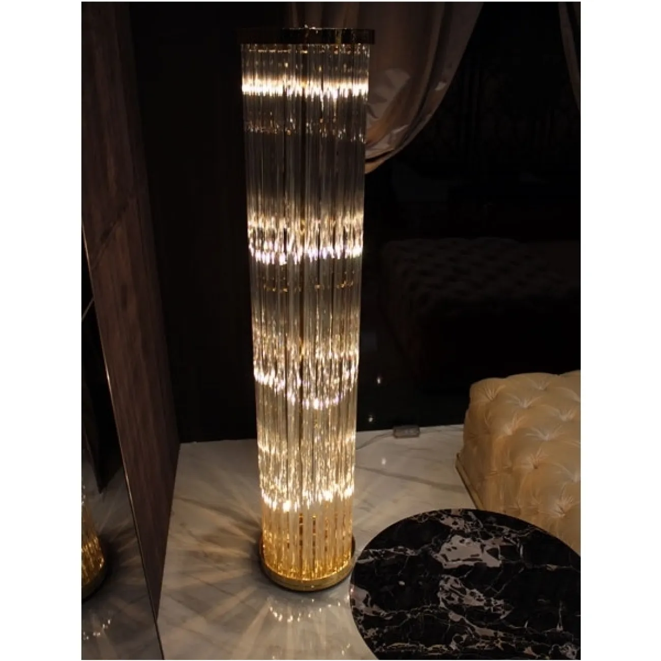 Стильный красивый торшер с металлической конструкцией Aggie