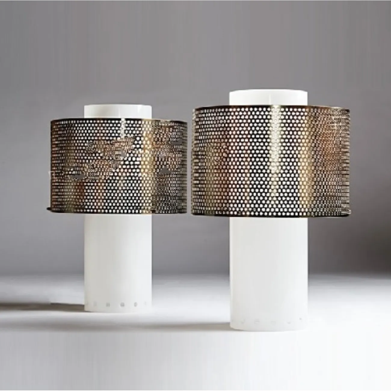 Дизайнерская настольная лампа Envie