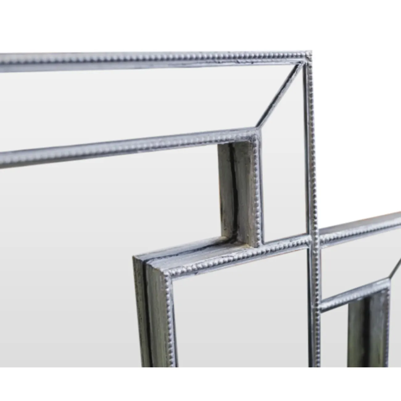 Зеркало Pompous Bliss Silver от LaLume Зеркало Pompous Bliss Silver от LaLume