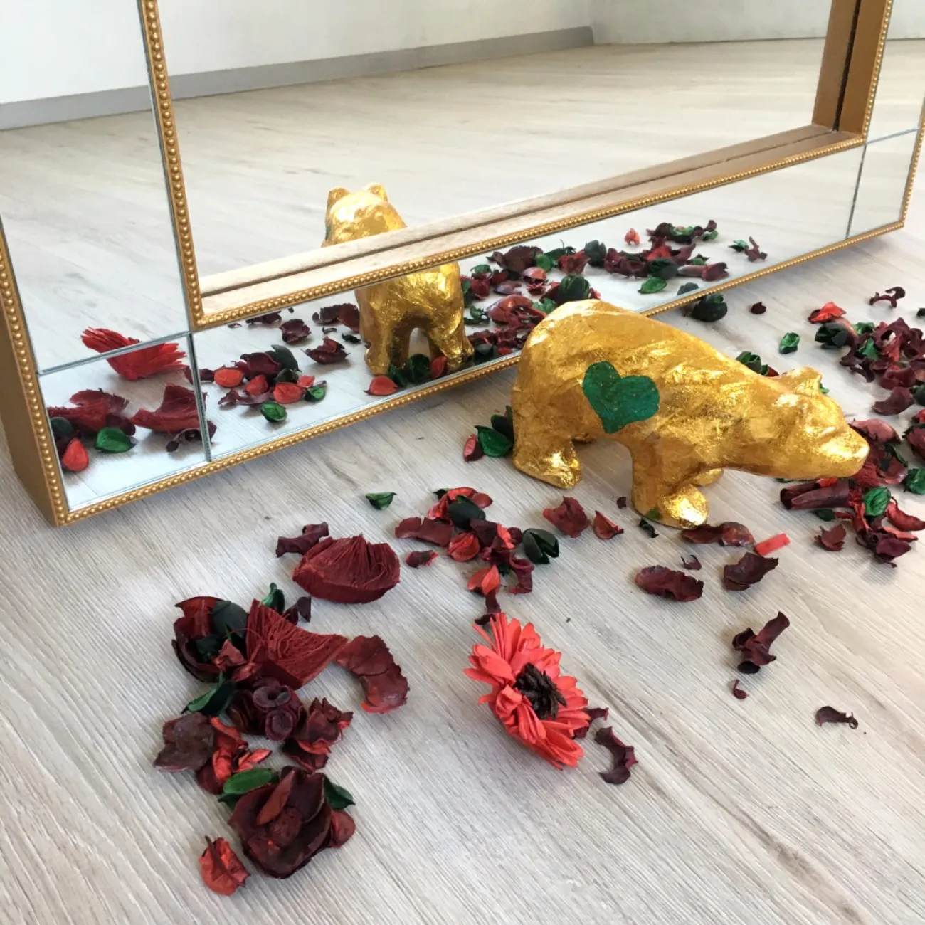 Зеркало Valentino от LaLume