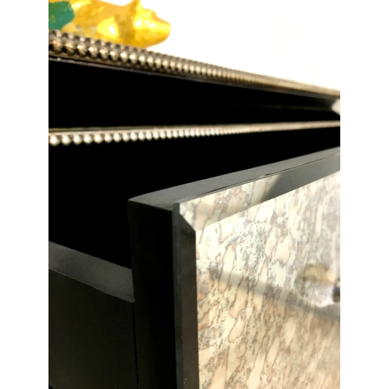 Зеркальный комод Hugo от LaLume