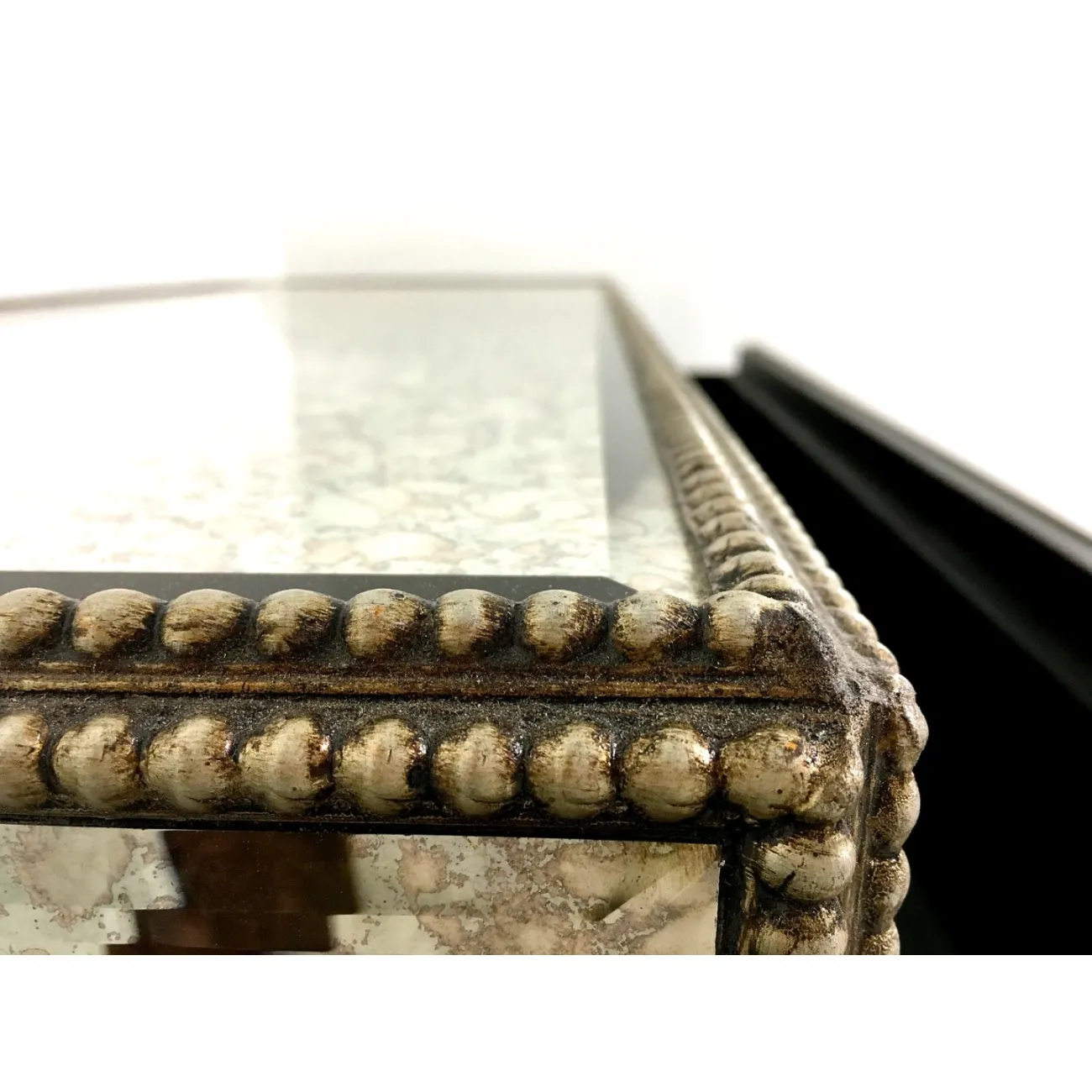 Зеркальный комод Hugo от LaLume