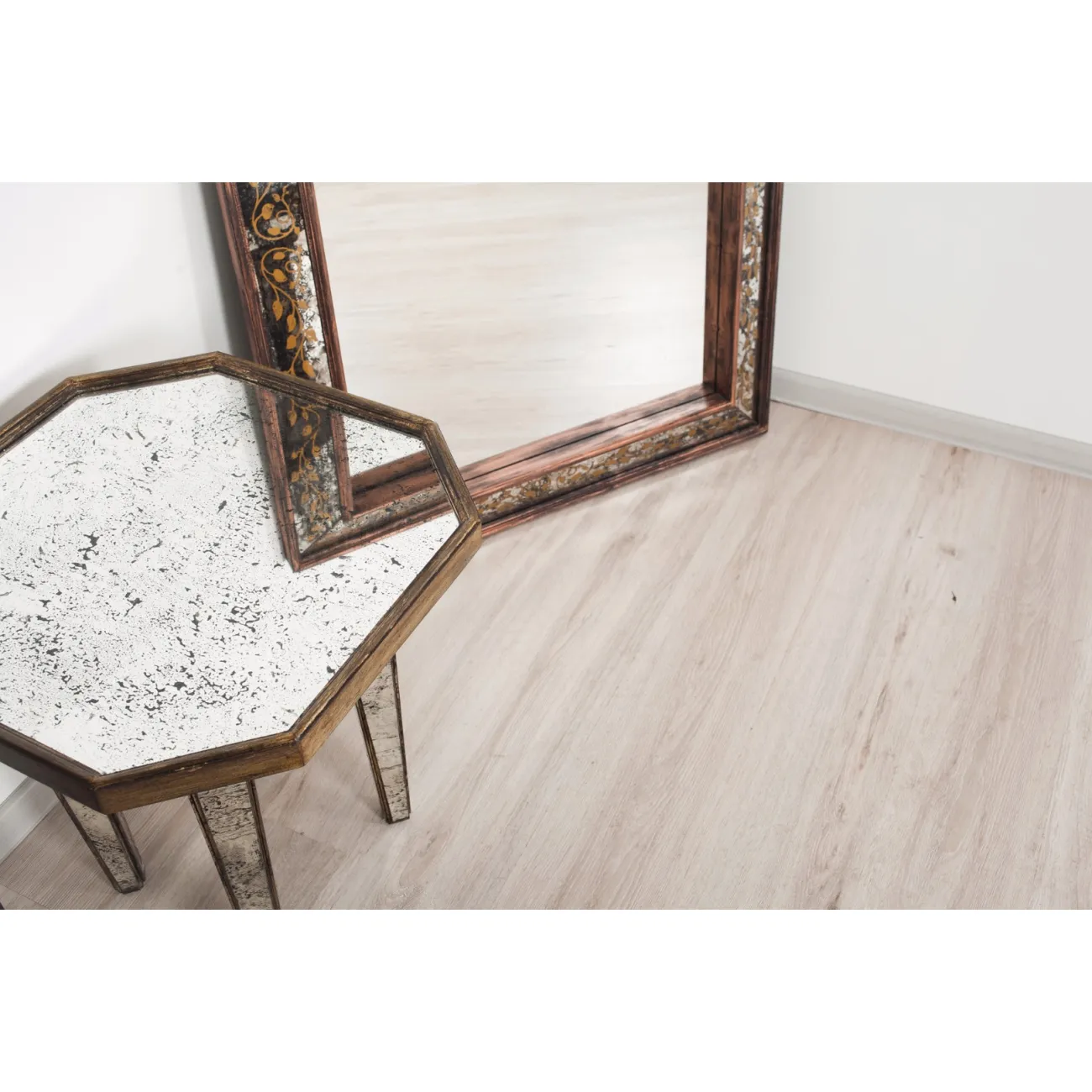 Столик Marie от LaLume