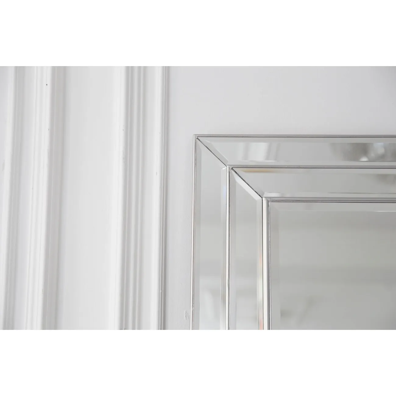 Зеркало Ruiz Silver от LaLume Зеркало Ruiz Silver от LaLume