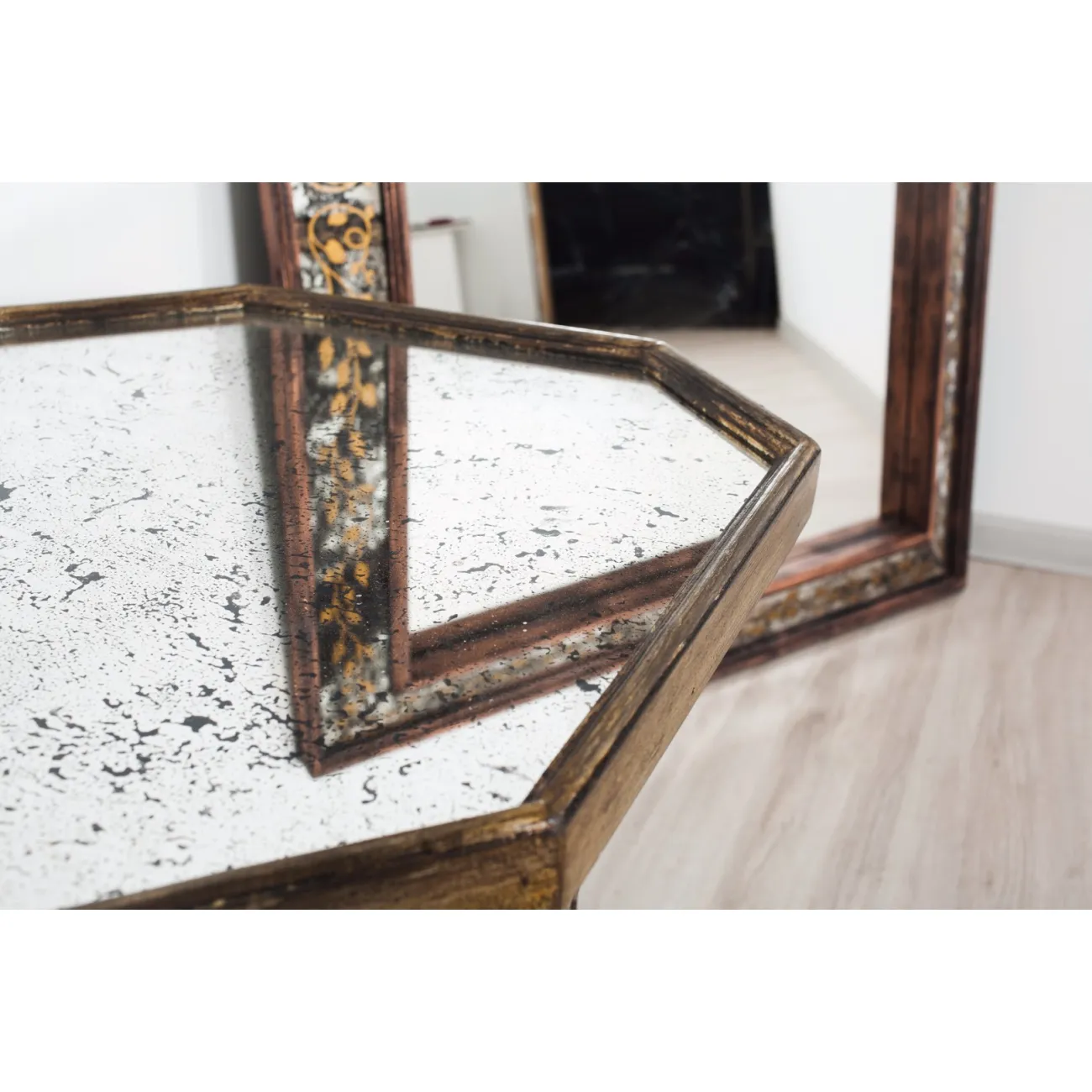 Столик Marie от LaLume