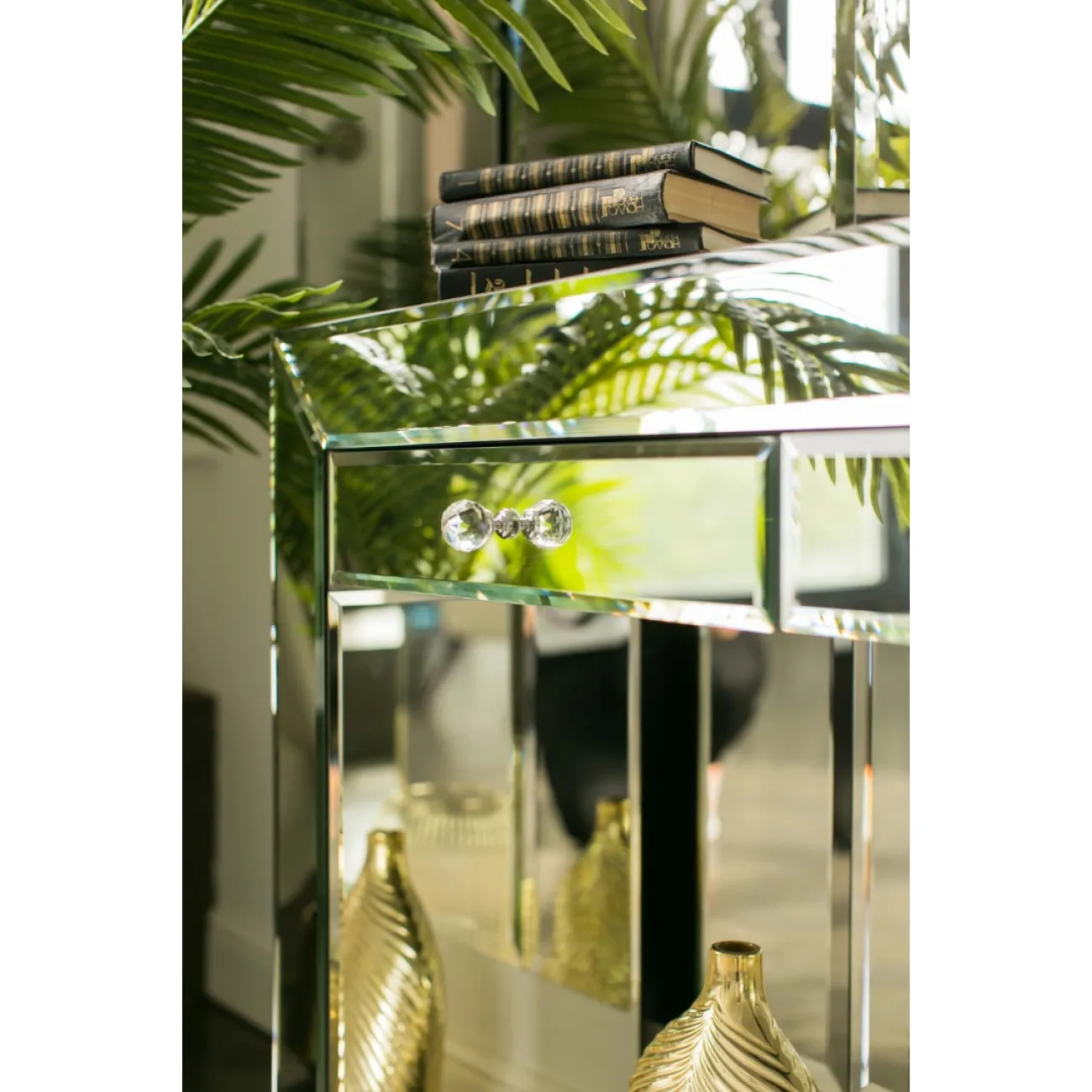 Консоль Silvia от LaLume