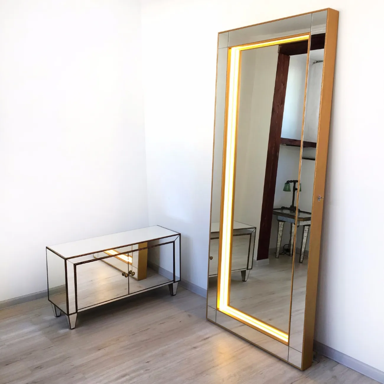 Зеркало Grand Irresistibility с подсветкой от LaLume