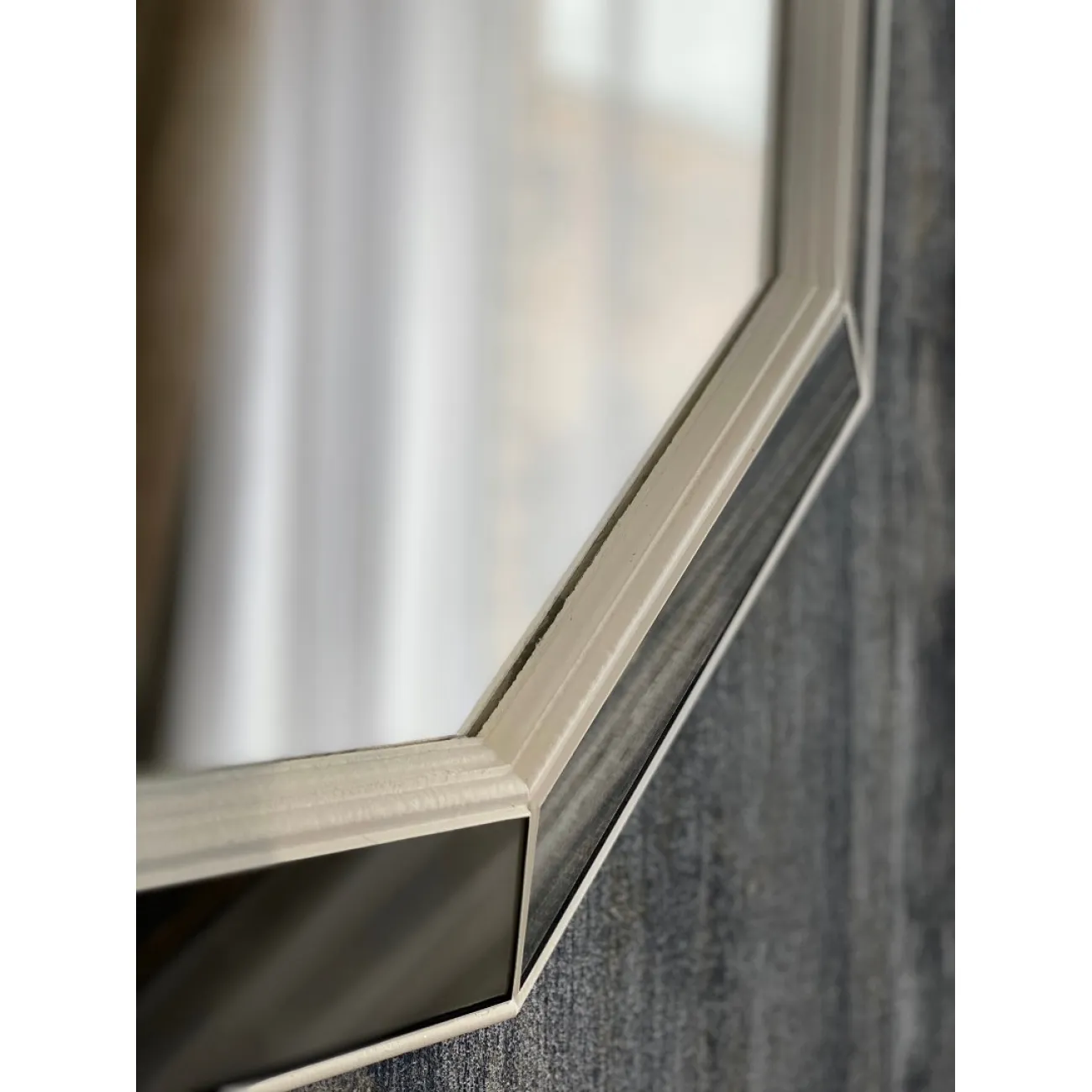 Зеркало Beatrice от LaLume Зеркало Beatrice от LaLume