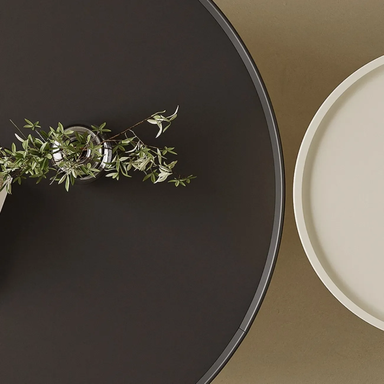 Дизайнерский круглый журнальный столик Tide Leader 35766-29