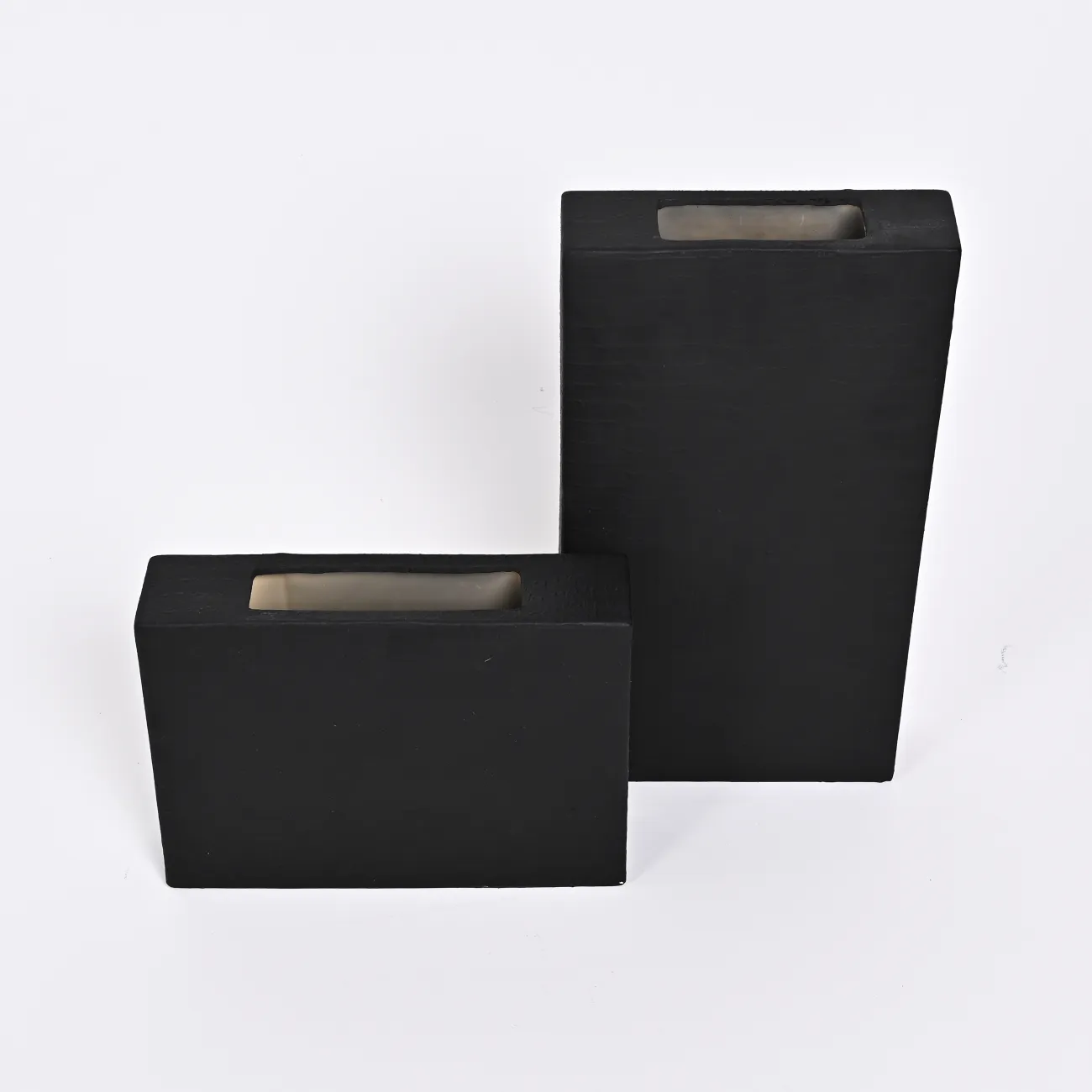 Чёрная ваза в форме креста LaLume DK_FA-D2111B H23.5