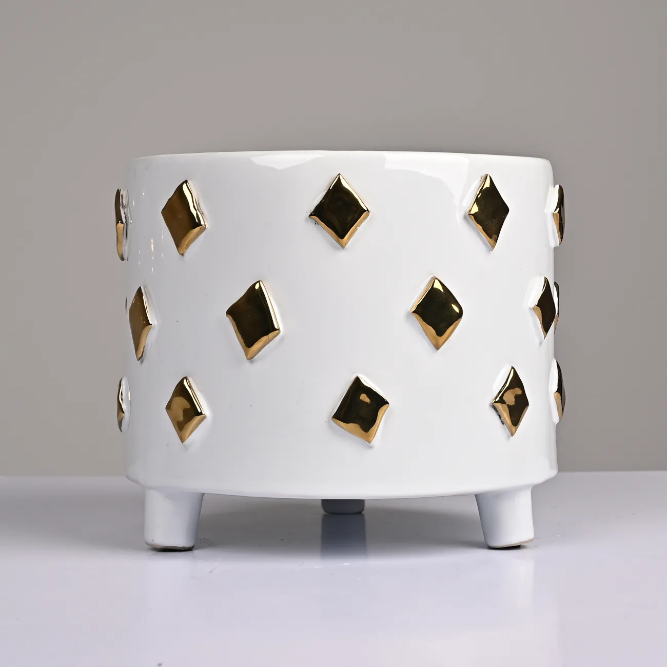 Белая и золотистая керамическая чаша LaLume DK_FA-D2048A Белая и золотистая керамическая чаша LaLume DK_FA-D2048A