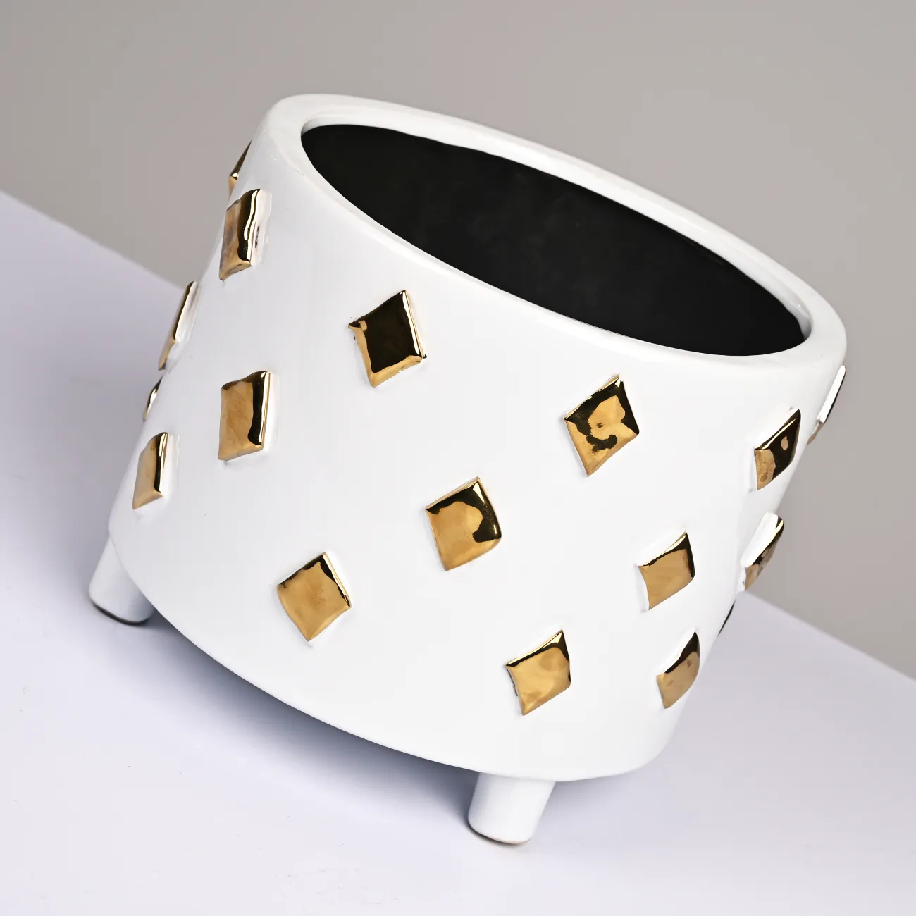 Белая и золотистая керамическая чаша LaLume DK_FA-D2048A Белая и золотистая керамическая чаша LaLume DK_FA-D2048A