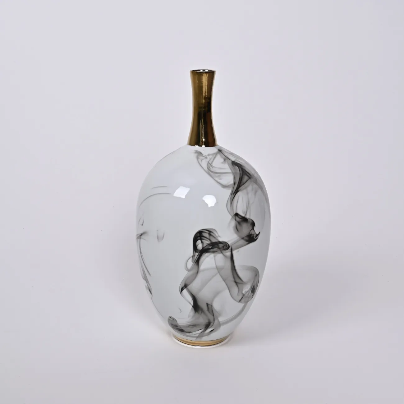 Современная фарфоровая керамическая ваза «Дым» LaLume DK601906-23 H37 Современная фарфоровая керамическая ваза «Дым» LaLume DK601906-23 H37