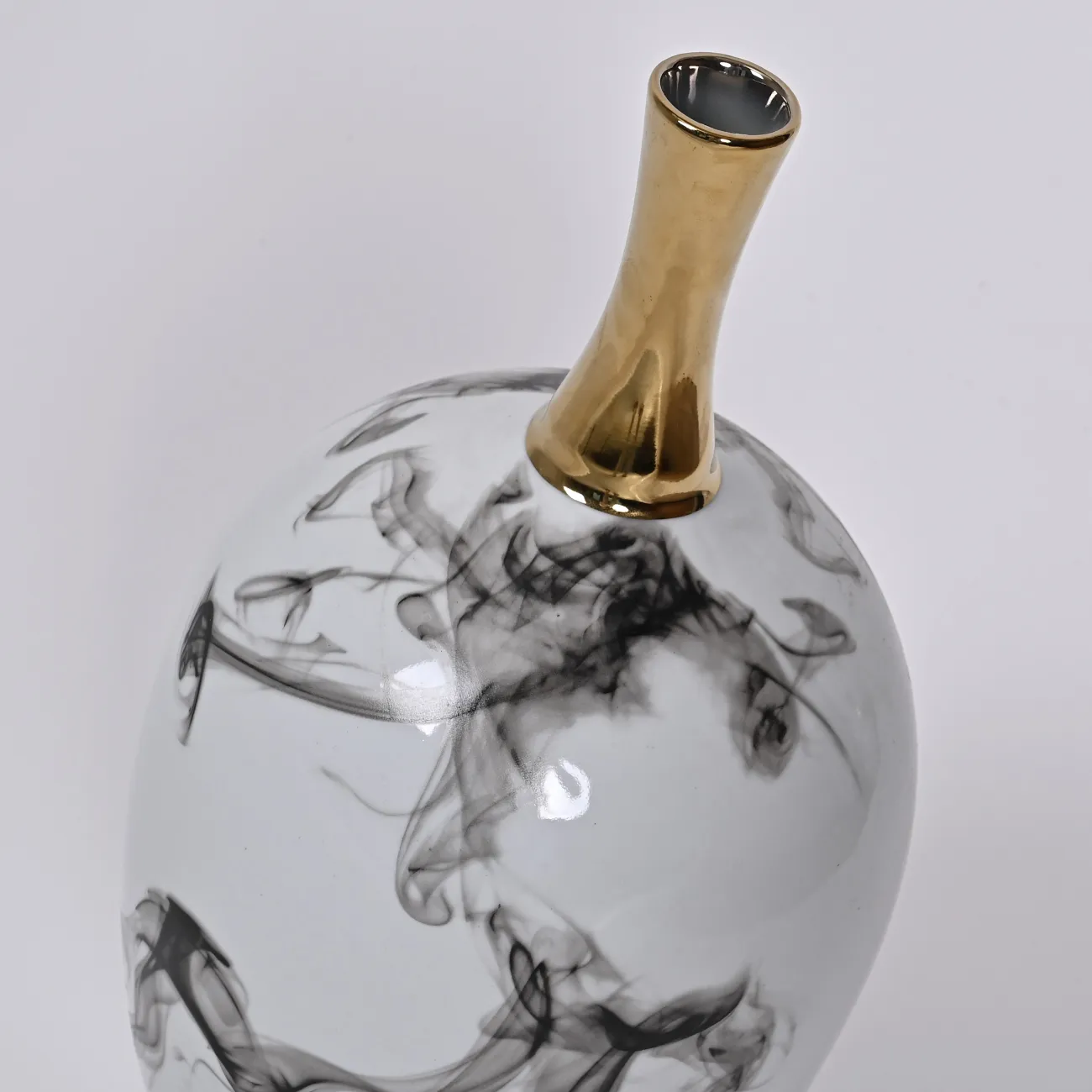 Современная фарфоровая керамическая ваза «Дым» LaLume DK601906-23 H42