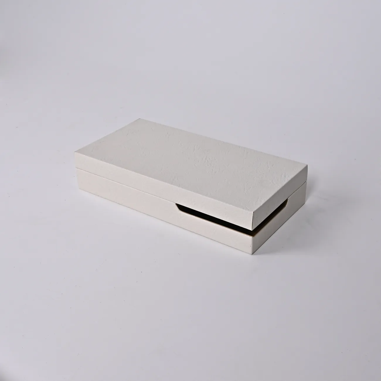 Белая простая декоративная коробка LaLume DK_FB-PG2001C L36