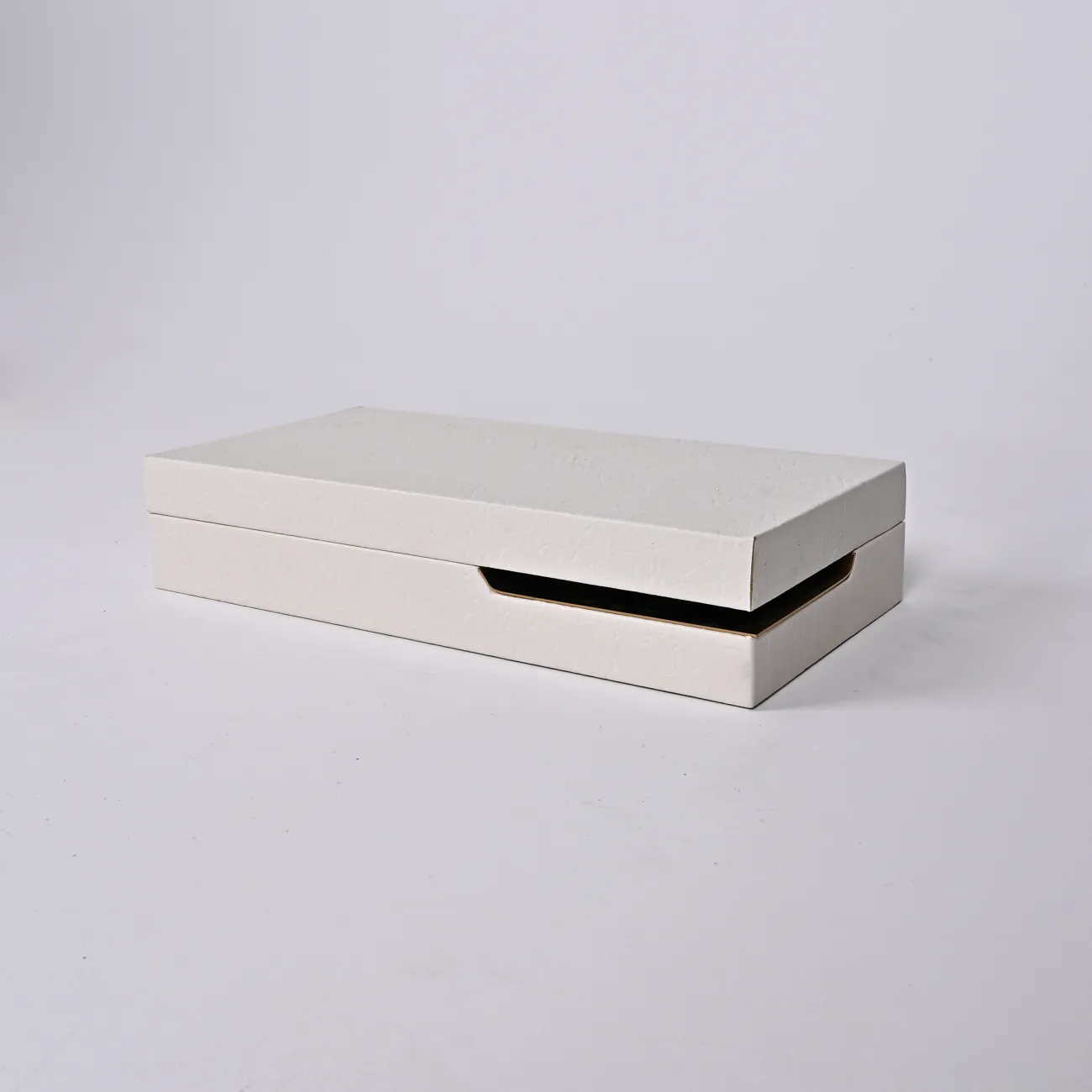 Белая простая декоративная коробка LaLume DK_FB-PG2001C L36