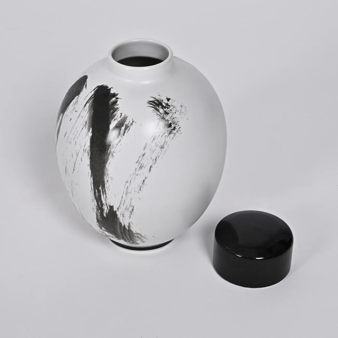 Современная декоративная керамическая ваза «Мазок кистью» LaLume DK606580-23 H21.5 Современная декоративная керамическая ваза «Мазок кистью» LaLume DK606580-23 H21.5