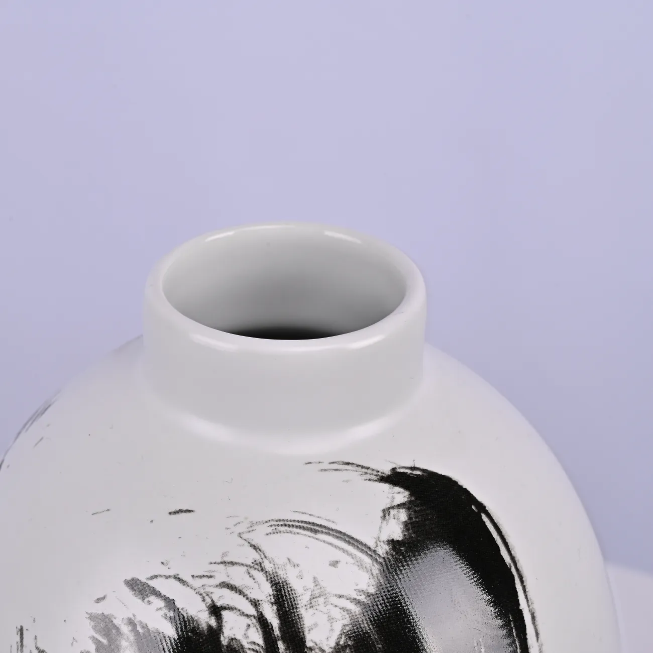 Современная декоративная керамическая ваза «Мазок кистью» LaLume DK606580-23 H30