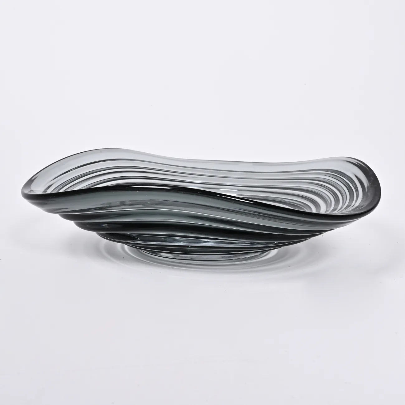 Серая стеклянная чаша в форме волны LaLume DK_FB-ZS2056 Серая стеклянная чаша в форме волны LaLume DK_FB-ZS2056