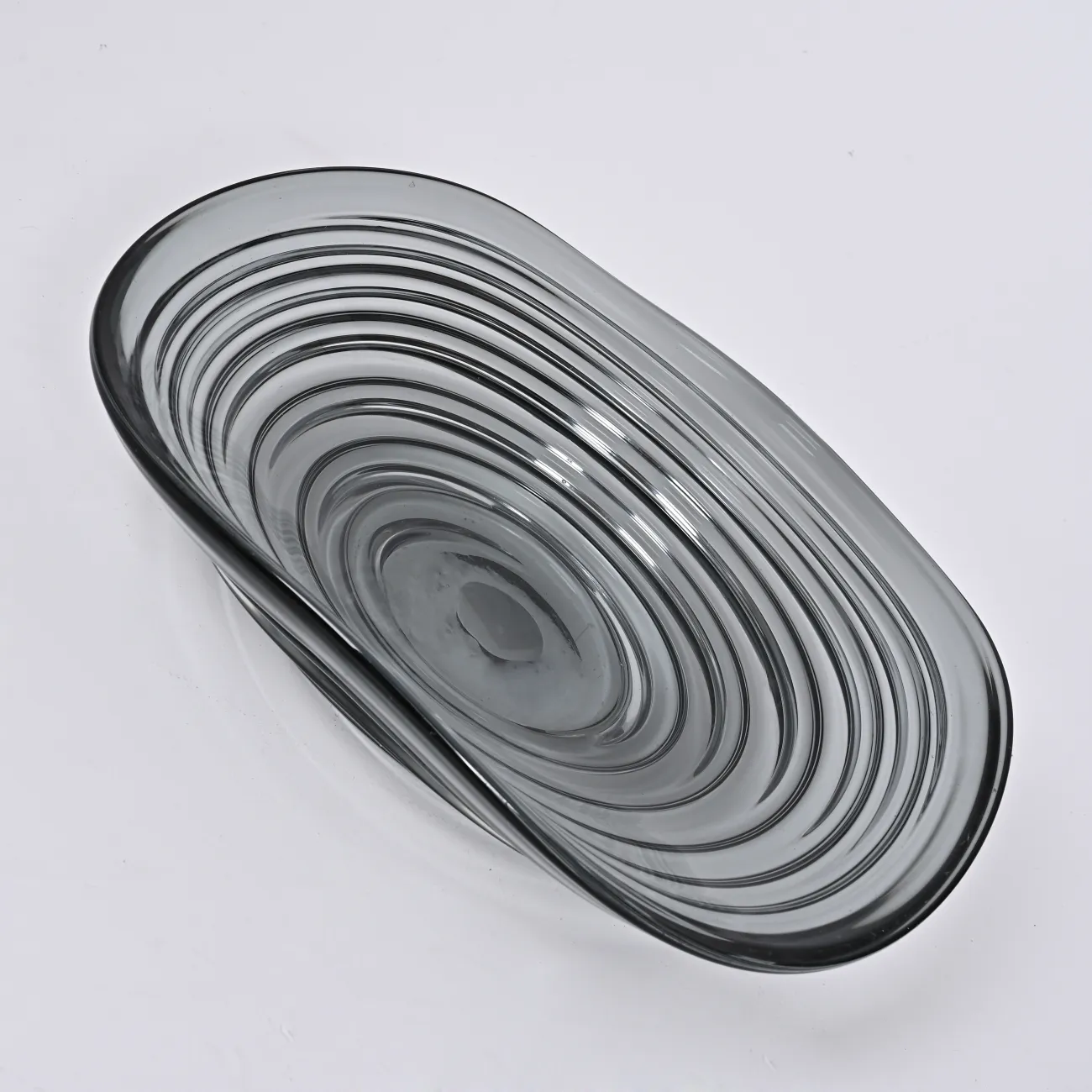 Серая стеклянная чаша в форме волны LaLume DK_FB-ZS2056 Серая стеклянная чаша в форме волны LaLume DK_FB-ZS2056