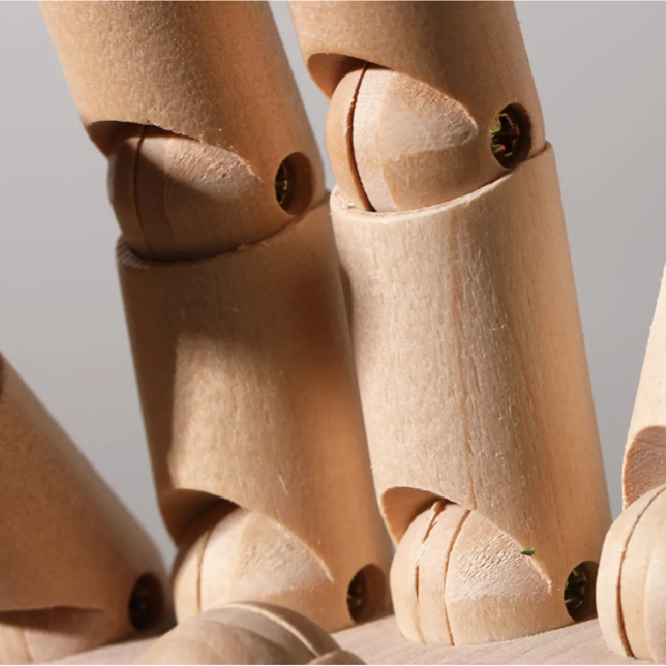 Деревянные статуэтки ручной работы 