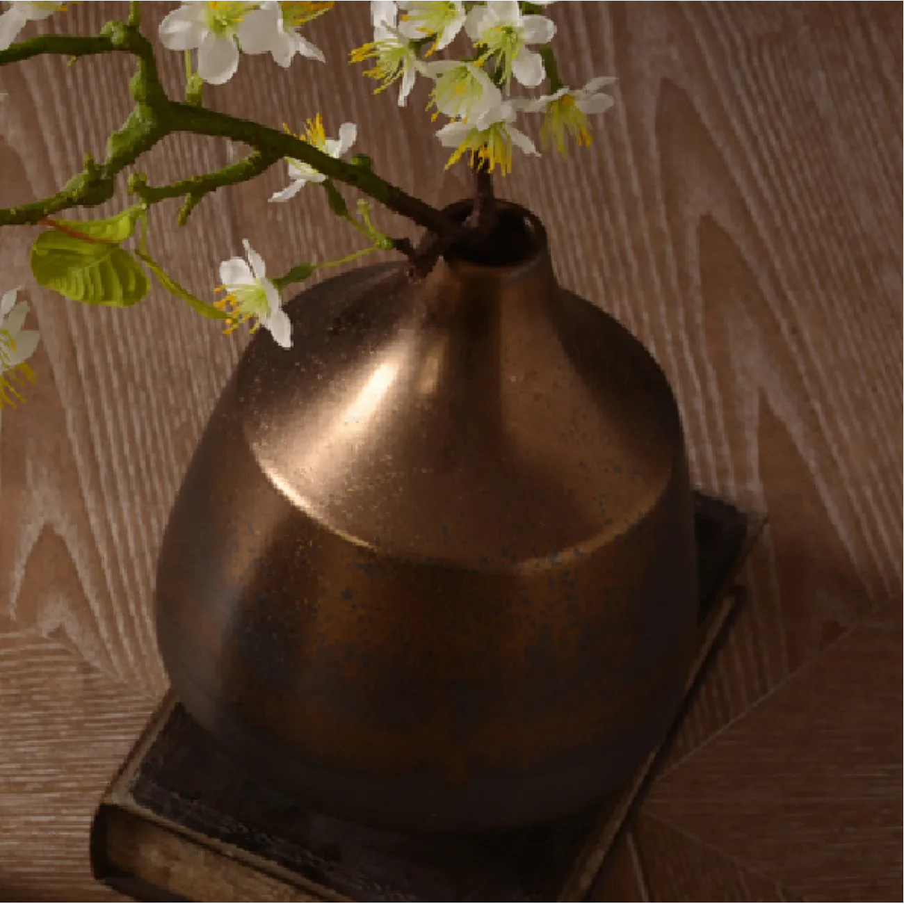 Стеклянная ваза современного стиля Sleeve Стеклянная ваза современного стиля Sleeve