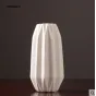 Белая керамическая ваза Harmonic