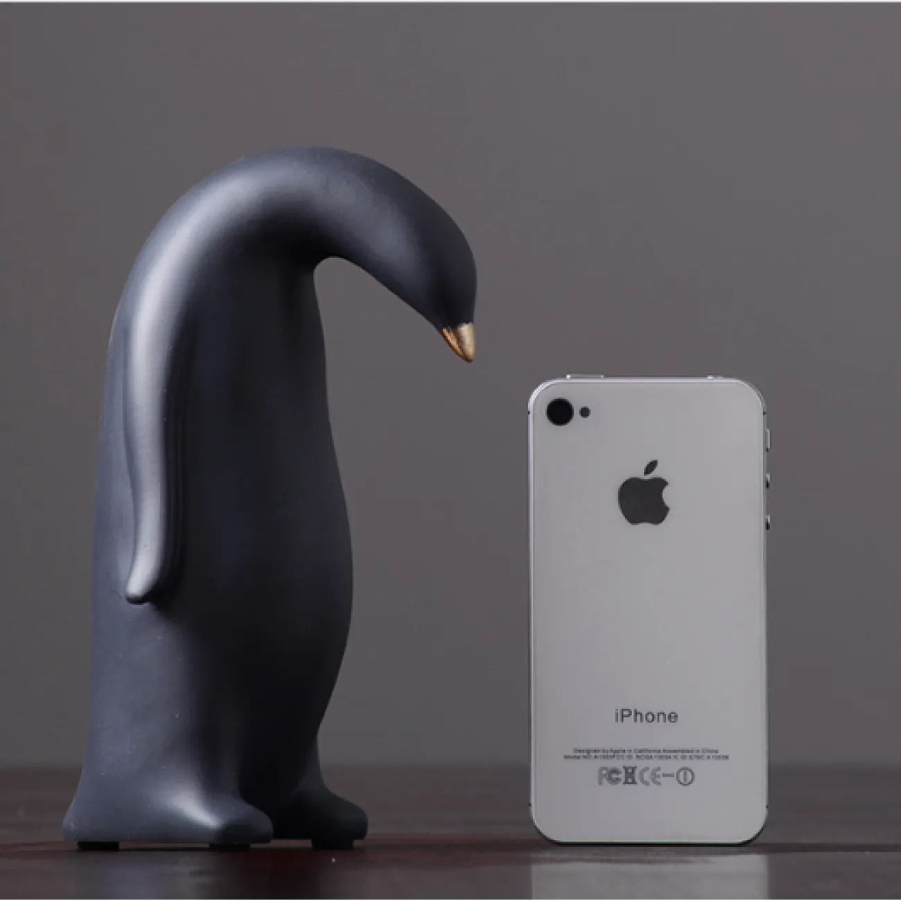 Декорация статуэтка пингвин из смолы Декорация статуэтка пингвин из смолы