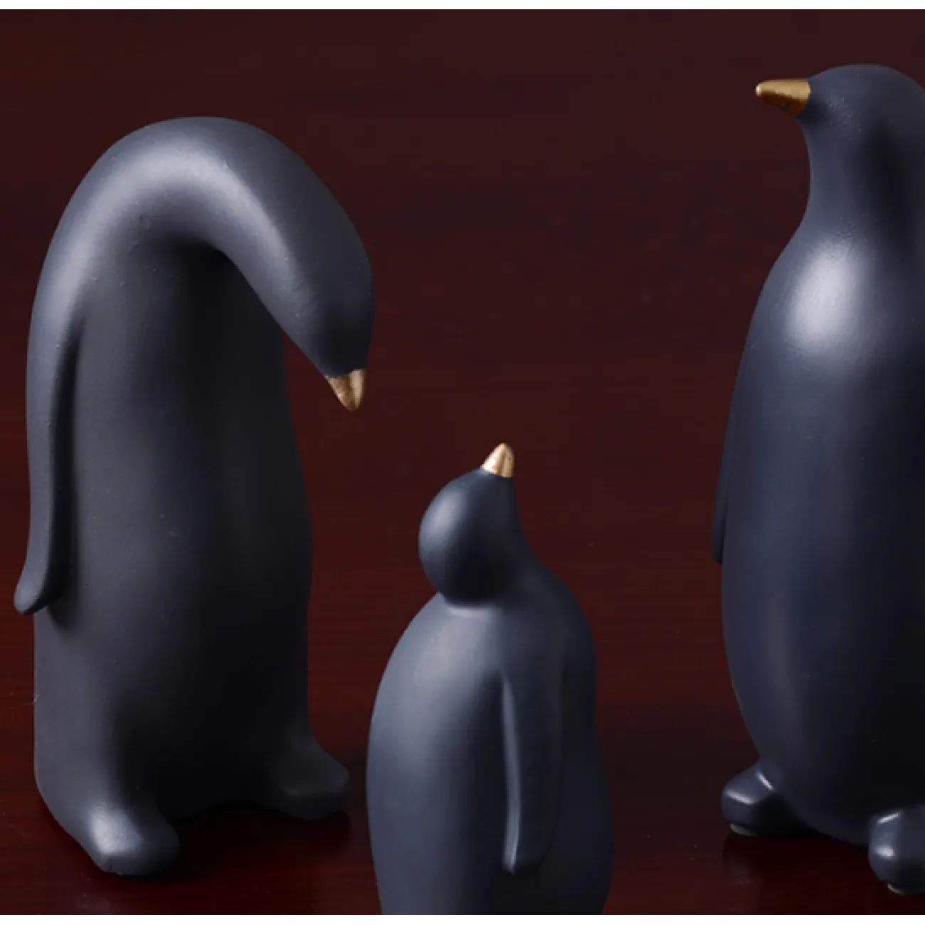 Декорация статуэтка пингвин из смолы Декорация статуэтка пингвин из смолы