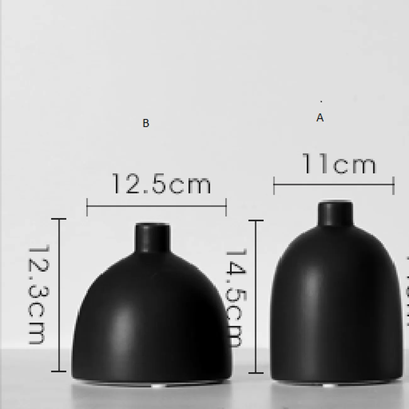 Керамическая ваза с узким горлом Smooth