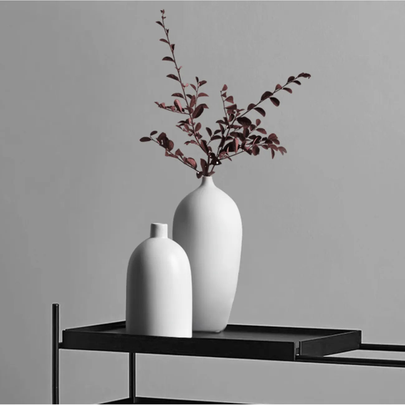 Керамическая ваза с узким горлом Smooth