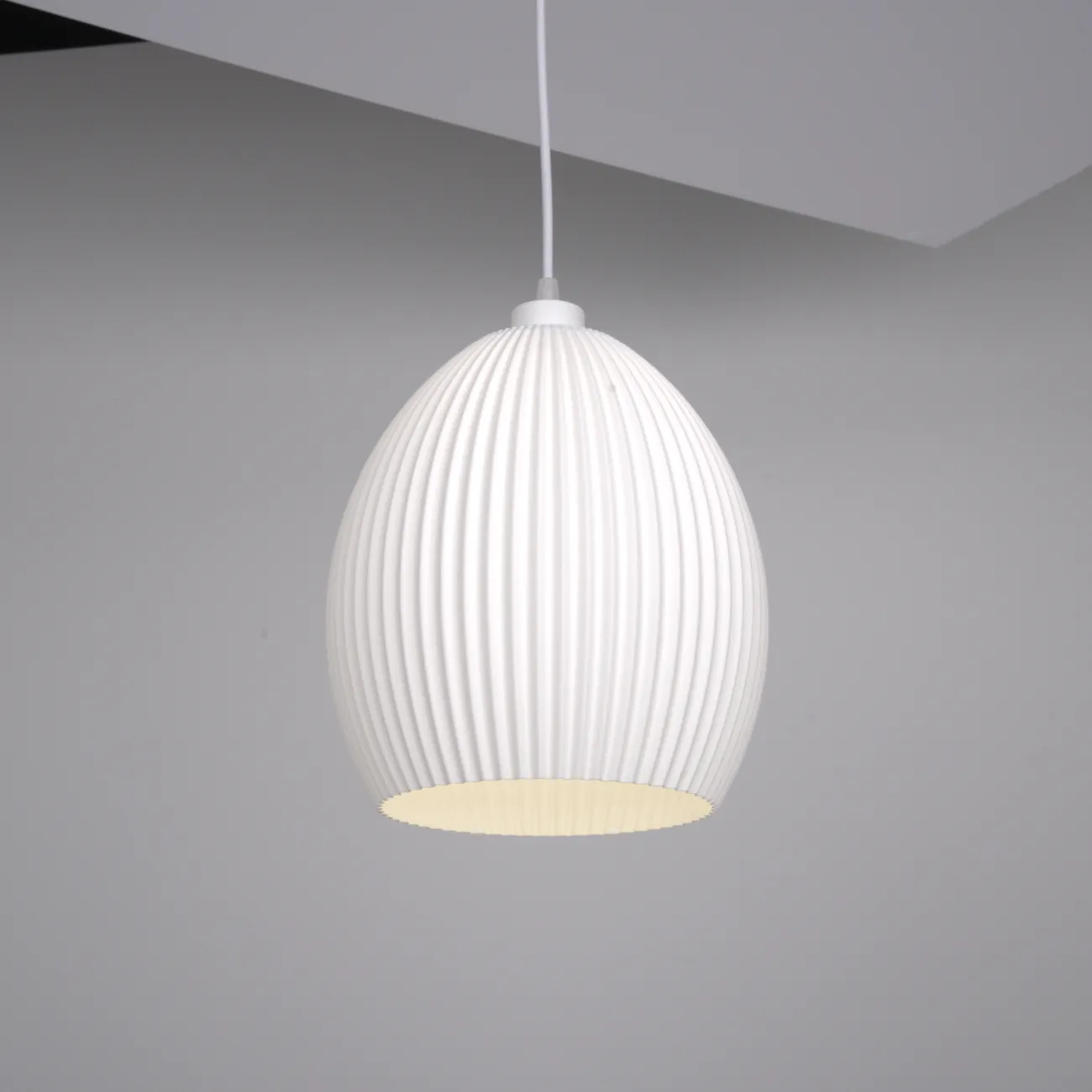 Подвесной светильник Ribbed Dome с рифлёным плафоном от LaLume
