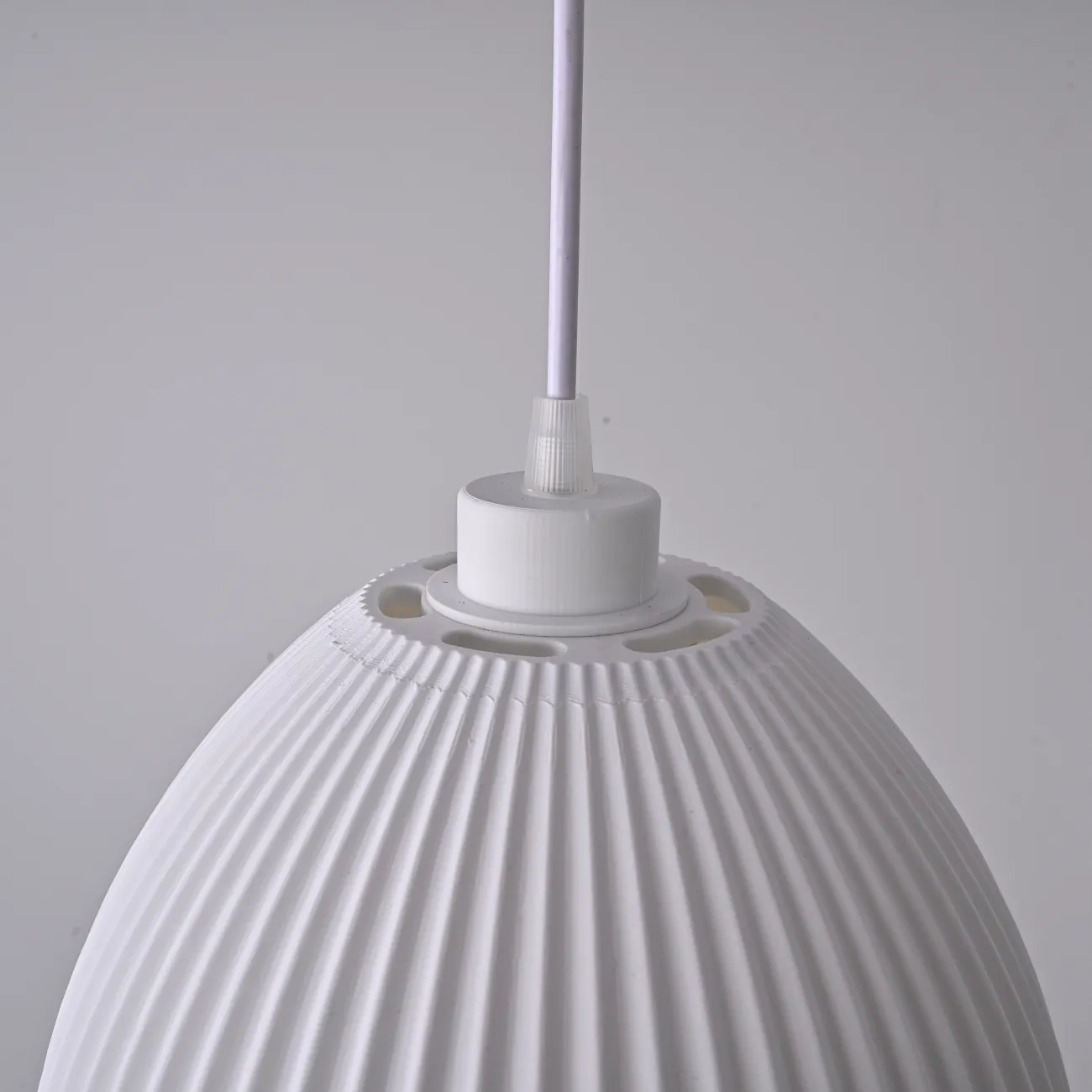 Подвесной светильник Ribbed Dome с рифлёным плафоном от LaLume