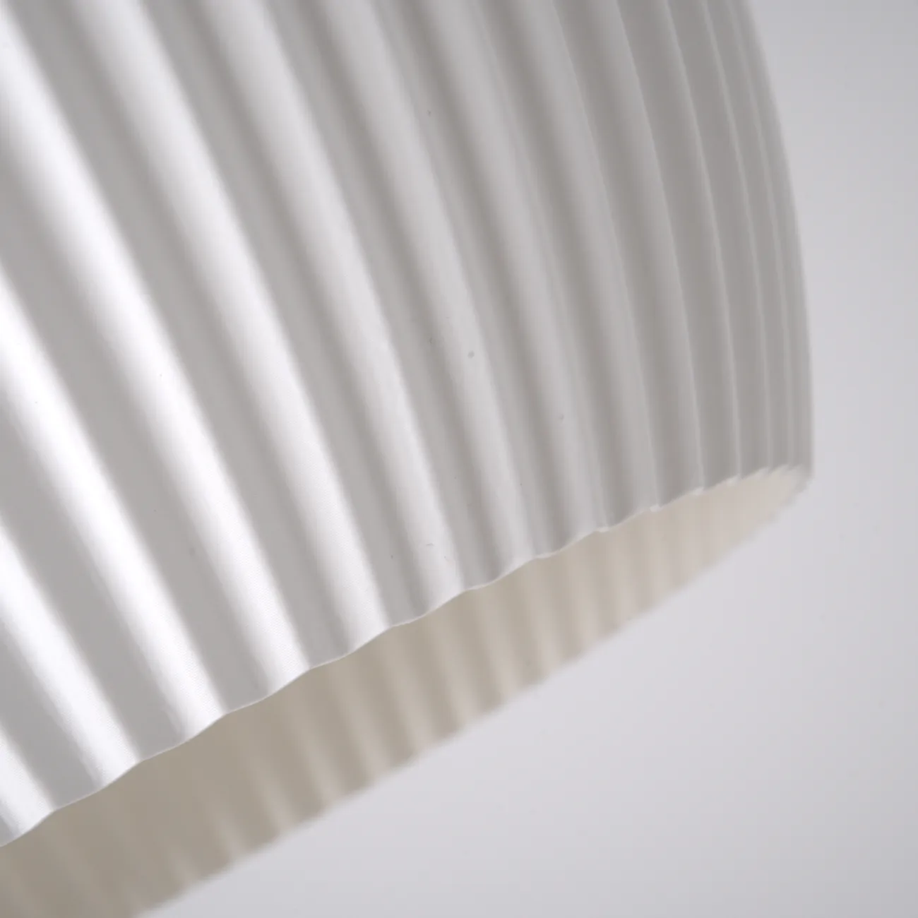 Подвесной светильник Ribbed Dome с рифлёным плафоном от LaLume
