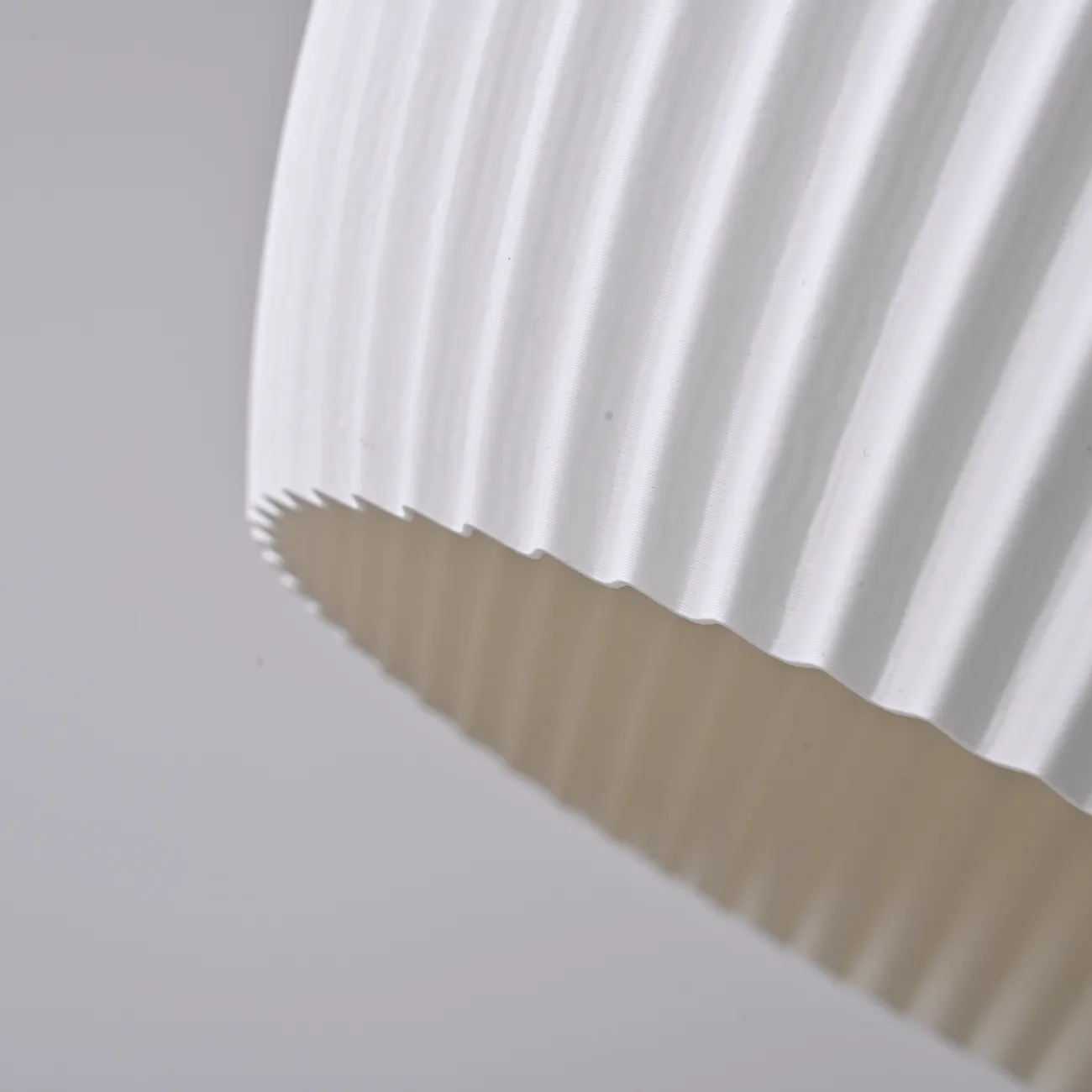 Подвесной светильник Ribbed Dome с рифлёным плафоном от LaLume