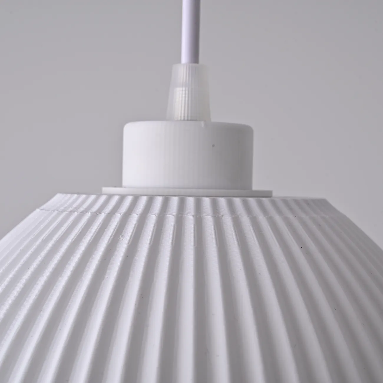 Подвесной светильник Ribbed Dome с рифлёным плафоном от LaLume