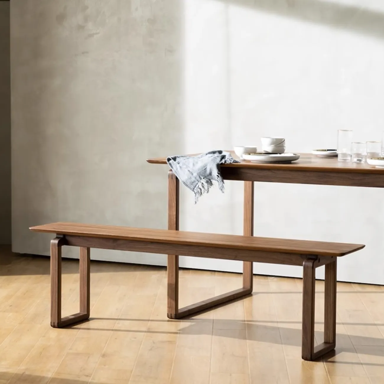 Cкандинавская скамья из цельного дерева WOODSTIK 35636-29 Cкандинавская скамья из цельного дерева WOODSTIK 35636-29