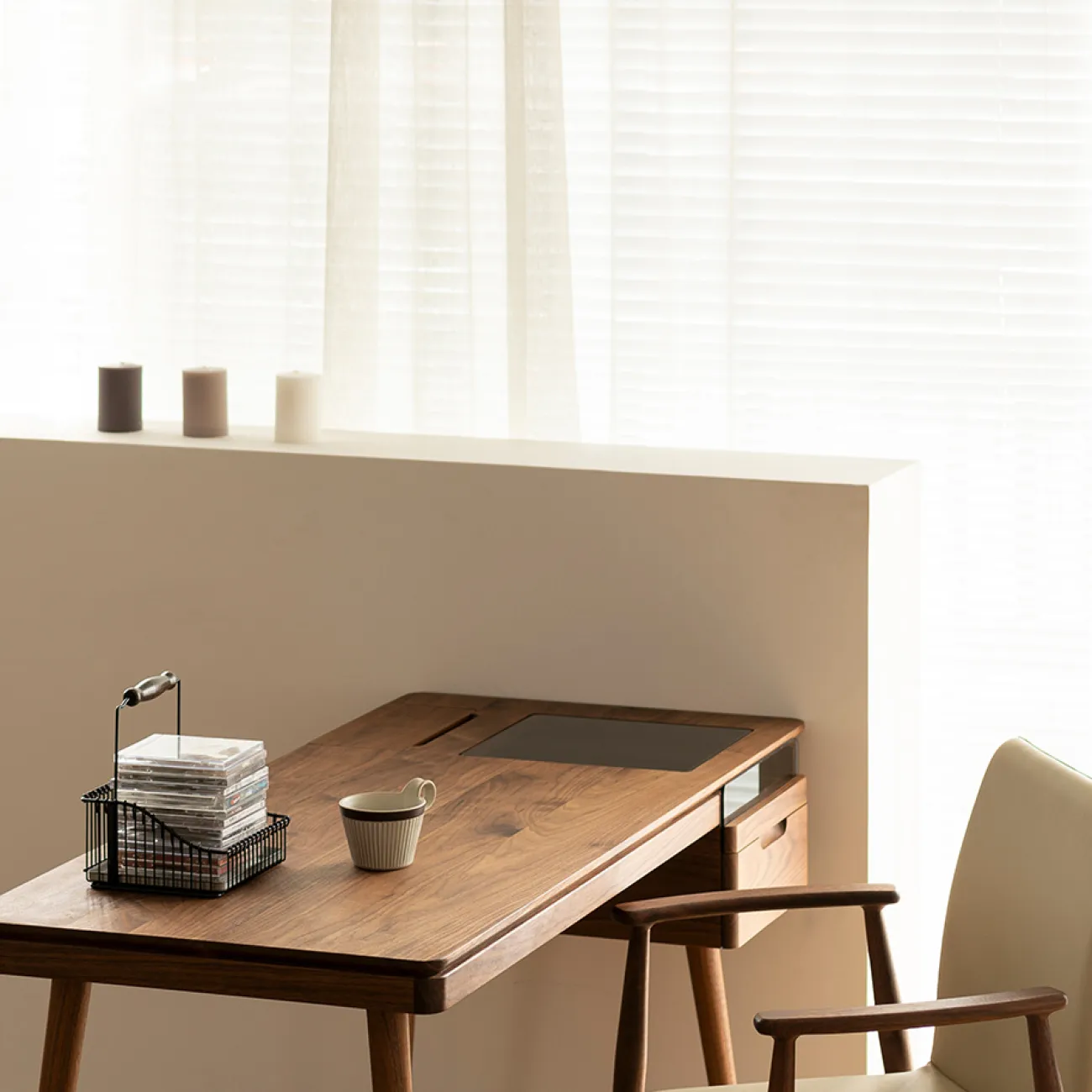 Дизайнерский письменный стол из массива дерева WOODSTIK 35638-29