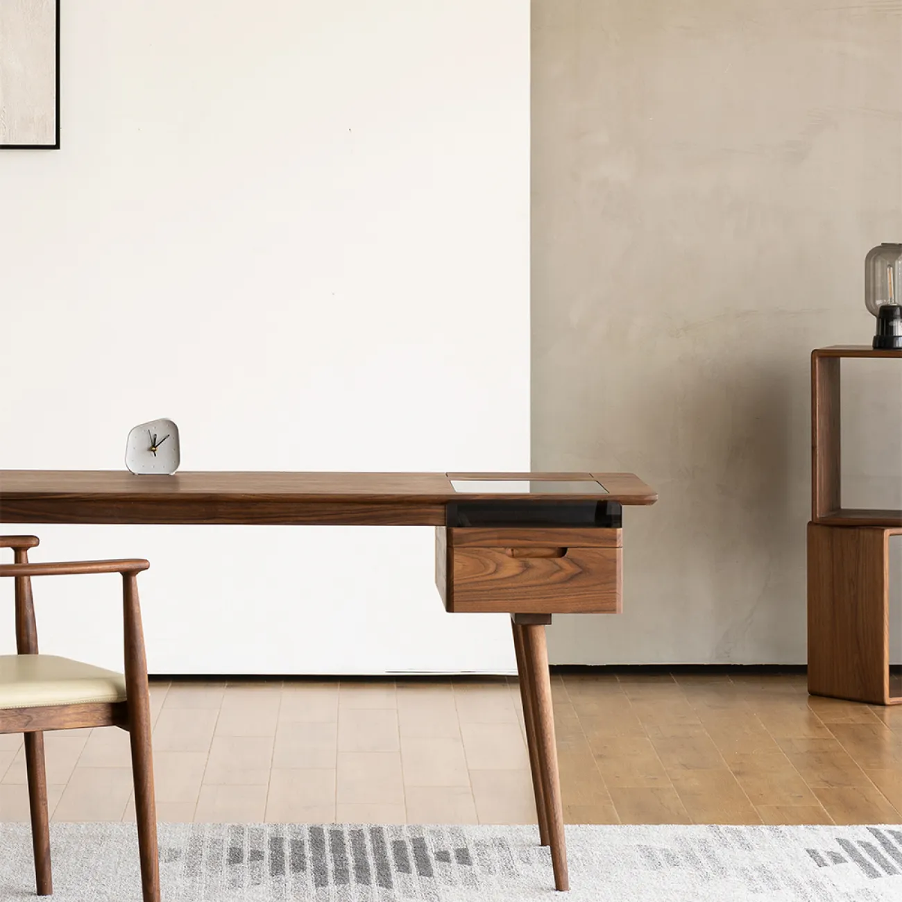 Дизайнерский письменный стол из массива дерева WOODSTIK 35638-29